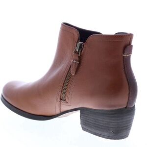 Clark's Maypearl Ramie Ankle Boots  Leather Dark Tan Booties Size 8